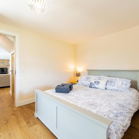 Nether Newton - Sleeps 12, Hottub, Sauna, Private Garden Newmilns Εξωτερικό φωτογραφία