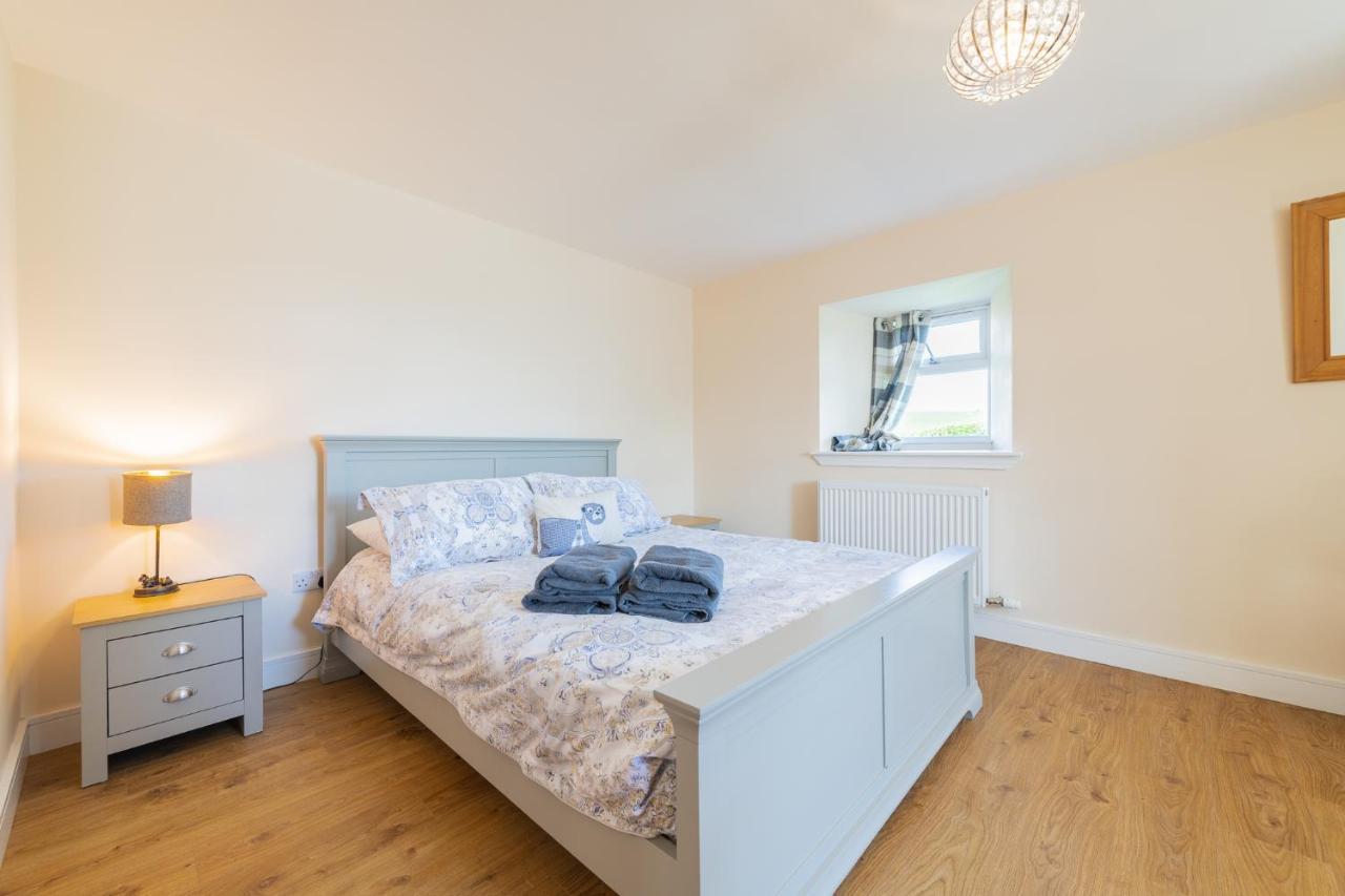 Nether Newton - Sleeps 12, Hottub, Sauna, Private Garden Newmilns Εξωτερικό φωτογραφία