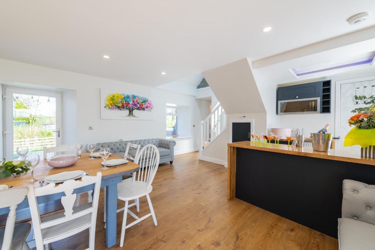 Nether Newton - Sleeps 12, Hottub, Sauna, Private Garden Newmilns Εξωτερικό φωτογραφία