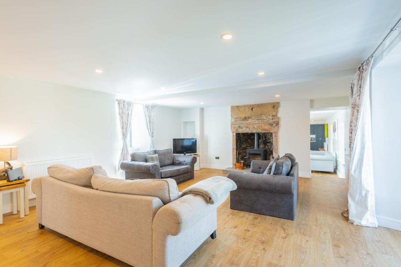 Nether Newton - Sleeps 12, Hottub, Sauna, Private Garden Newmilns Εξωτερικό φωτογραφία