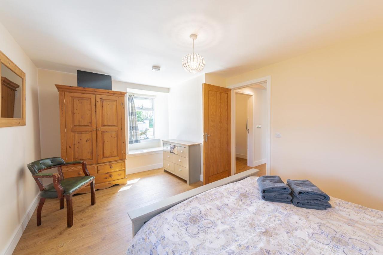 Nether Newton - Sleeps 12, Hottub, Sauna, Private Garden Newmilns Εξωτερικό φωτογραφία