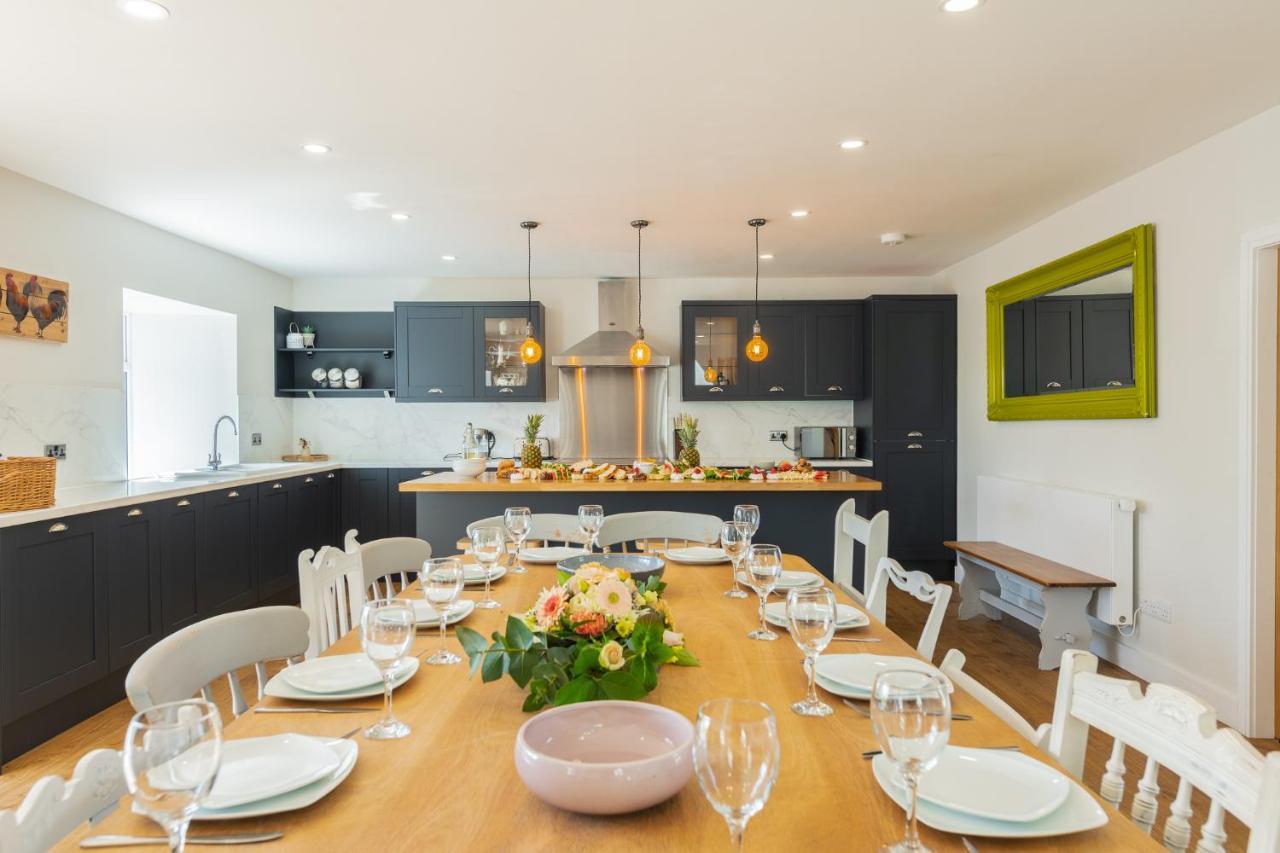 Nether Newton - Sleeps 12, Hottub, Sauna, Private Garden Newmilns Εξωτερικό φωτογραφία