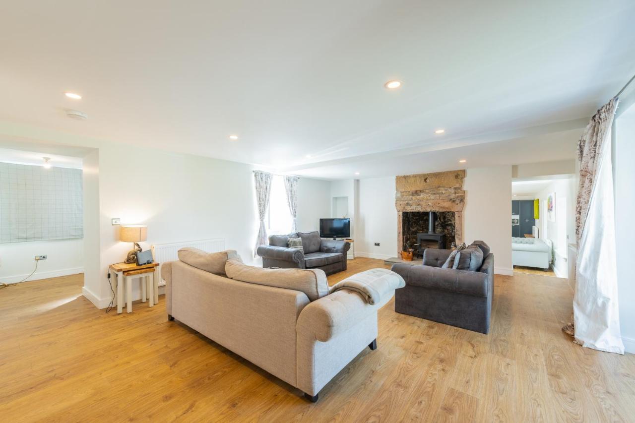 Nether Newton - Sleeps 12, Hottub, Sauna, Private Garden Newmilns Εξωτερικό φωτογραφία